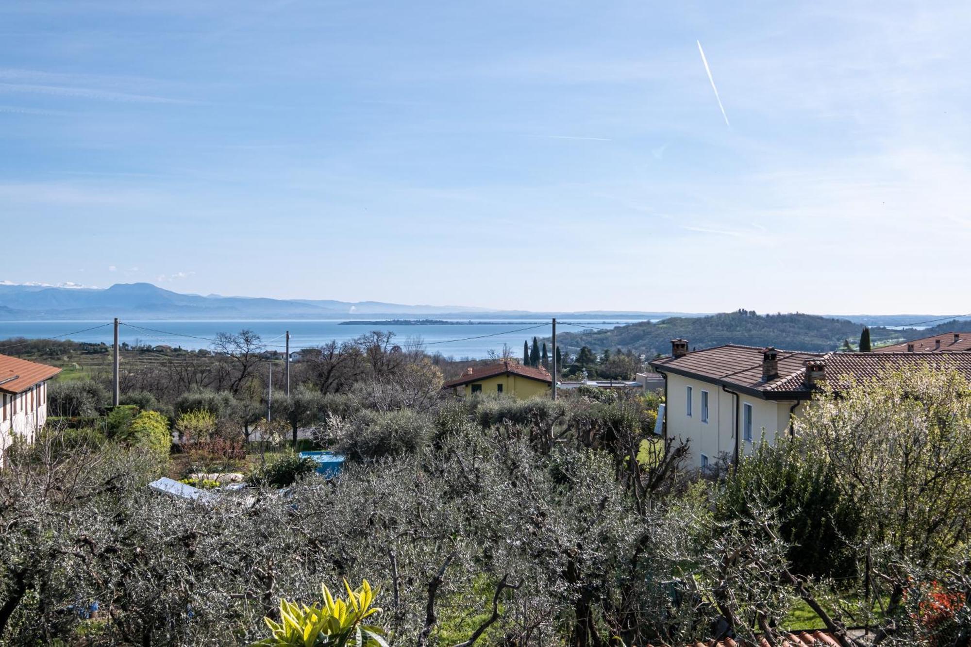 Il Lago Dei Sogni - Stupenda Vista Lago E Colline Barcuzzi Exterior foto